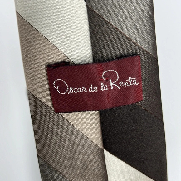 Oscar De La Renta Set Of Mens Suit Ties (2️⃣) - Picture 5 of 10